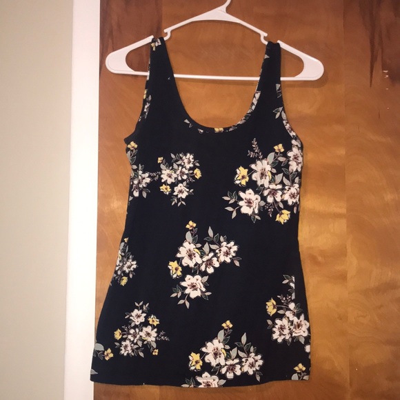 Maurice’s navy blue floral scoop tank - Picture 1 of 3